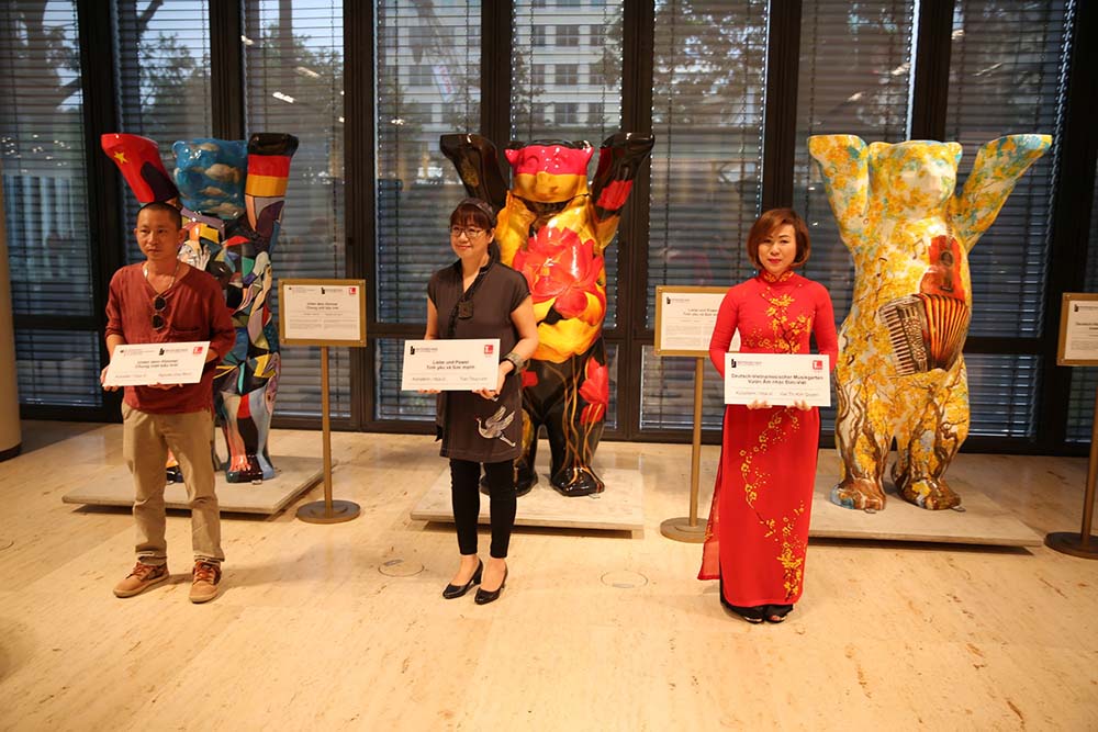 BUDDY BEARS – THE AMBASSADORS OF THE GERMAN-VIETNAMESE FRIENDSHIP
