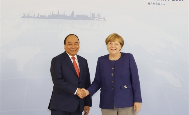 PM NGUYỄN XUÂN PHÚC TALKS WITH GERMANY'S MERKEL