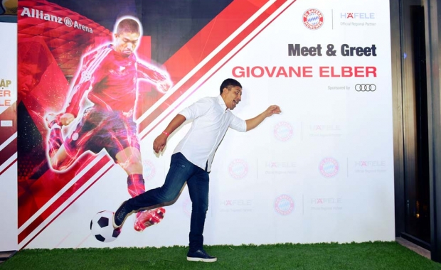 VIP Visit of Bayern Munich Legend, Giovane Elber